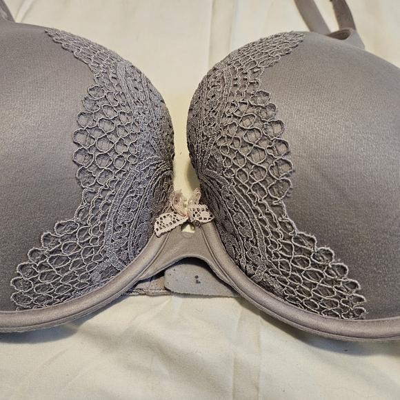 Victoria's Secret body by Victoria perfect shape 32DDD - Picture 3 of 10